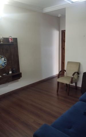 Casa à venda com 260m², 4 quartos e 2 vagas Casa à venda com 260m², 4 quartos e 2 vagasSala