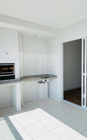 Apartamento para alugar com 131m², 4 quartos e 1 vaga Apartamento para alugar com 131m², 4 quartos e 1 vagaVaranda