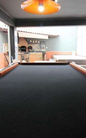 Casa à venda com 300m², 3 quartos e 5 vagasárea de lazer