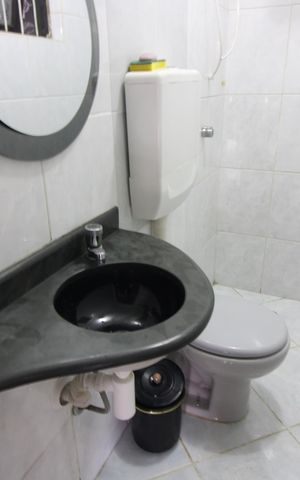 Casa à venda com 300m², 3 quartos e 5 vagasBanheiro da área de lazer