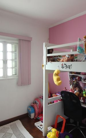 Casa à venda com 300m², 3 quartos e 5 vagasquarto 2