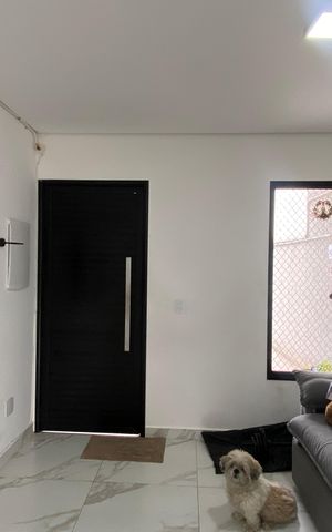 Casa à venda com 127m², 2 quartos e 2 vagas Casa à venda com 127m², 2 quartos e 2 vagasSala