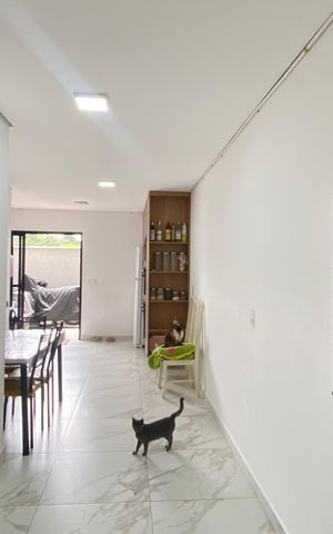 Casa à venda com 127m², 2 quartos e 2 vagas Casa à venda com 127m², 2 quartos e 2 vagasSala
