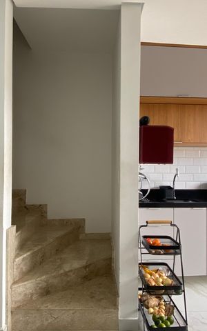 Casa à venda com 127m², 2 quartos e 2 vagas Casa à venda com 127m², 2 quartos e 2 vagasSala