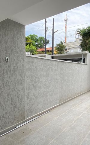 Casa à venda com 127m², 2 quartos e 2 vagas Casa à venda com 127m², 2 quartos e 2 vagasGaragem