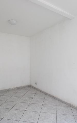 Casa de condomínio para alugar com 76m², 2 quartos e sem vagaSala