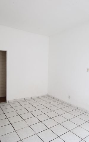 Casa de condomínio para alugar com 76m², 1 quarto e sem vagaSala