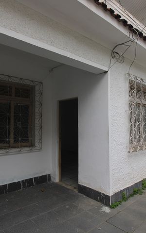 Casa de condomínio para alugar com 76m², 1 quarto e sem vagaFrente da casa
