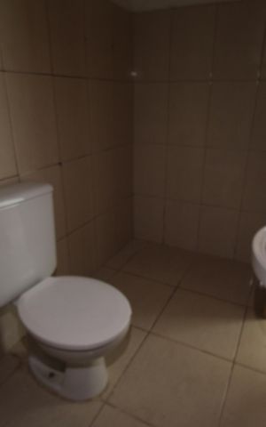 Casa de condomínio para alugar com 76m², 1 quarto e sem vagaBanheiro