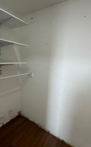 Apartamento à venda com 54m², 2 quartos e sem vaga Apartamento à venda com 54m², 2 quartos e sem vagaCloset do quarto 2