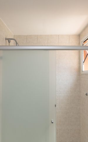 Apartamento para alugar com 60m², 2 quartos e 1 vaga Apartamento para alugar com 60m², 2 quartos e 1 vagaBanheiro da Suíte