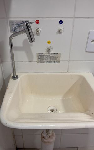 Apartamento à venda com 49m², 2 quartos e 1 vaga Apartamento à venda com 49m², 2 quartos e 1 vagaCozinha e Área de Serviço