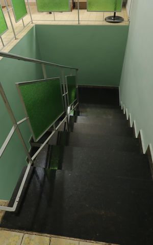 Casa à venda com 364m², 3 quartos e 2 vagasEscada