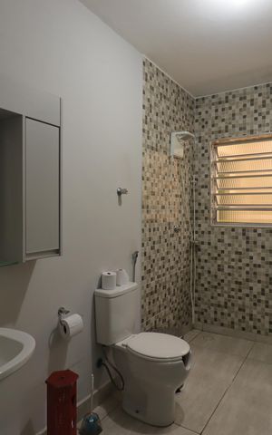 Casa à venda com 364m², 3 quartos e 2 vagasBanheiro 1
