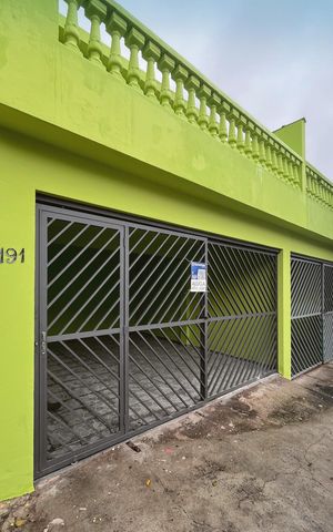 Casa para alugar com 170m², 4 quartos e 1 vagaFachada