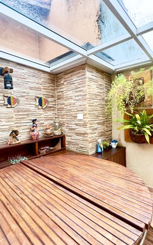Casa à venda com 190m², 3 quartos e 2 vagas Casa à venda com 190m², 3 quartos e 2 vagasOfurô
