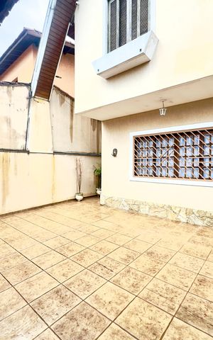 Casa à venda com 190m², 3 quartos e 2 vagas Casa à venda com 190m², 3 quartos e 2 vagasGaragem