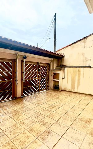 Casa à venda com 190m², 3 quartos e 2 vagas Casa à venda com 190m², 3 quartos e 2 vagasGaragem