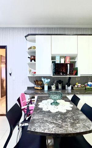 Casa à venda com 190m², 3 quartos e 2 vagas Casa à venda com 190m², 3 quartos e 2 vagasCozinha