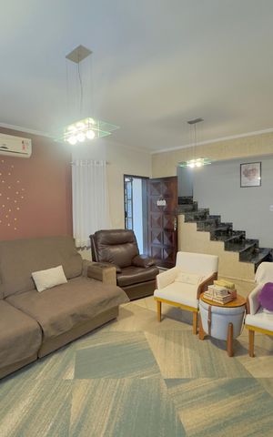 Casa à venda com 190m², 3 quartos e 2 vagas Casa à venda com 190m², 3 quartos e 2 vagasSala