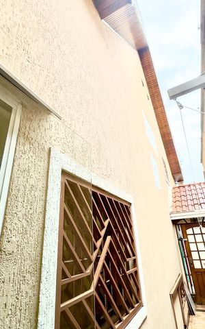 Casa à venda com 190m², 3 quartos e 2 vagas Casa à venda com 190m², 3 quartos e 2 vagasCorredor externo