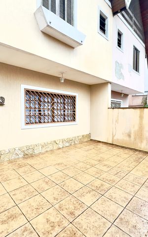 Casa à venda com 190m², 3 quartos e 2 vagas Casa à venda com 190m², 3 quartos e 2 vagasGaragem