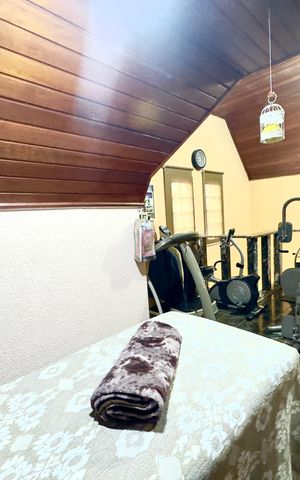 Casa à venda com 190m², 3 quartos e 2 vagas Casa à venda com 190m², 3 quartos e 2 vagasAcademia