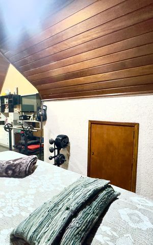Casa à venda com 190m², 3 quartos e 2 vagas Casa à venda com 190m², 3 quartos e 2 vagasAcademia