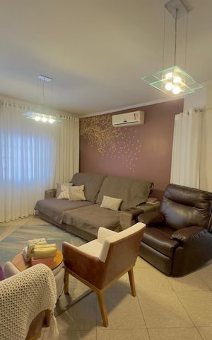Casa à venda com 190m², 3 quartos e 2 vagas Casa à venda com 190m², 3 quartos e 2 vagasSala