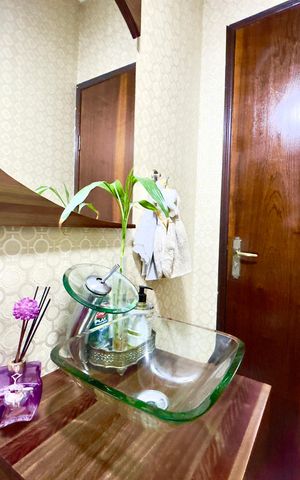 Casa à venda com 190m², 3 quartos e 2 vagas Casa à venda com 190m², 3 quartos e 2 vagasBanheiro 3