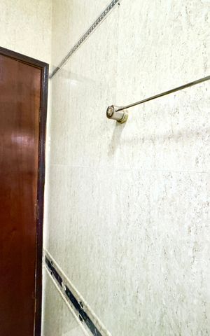 Casa à venda com 190m², 3 quartos e 2 vagas Casa à venda com 190m², 3 quartos e 2 vagasBanheiro 1