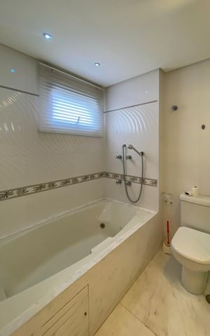 Apartamento à venda com 130m², 3 quartos e 2 vagas Apartamento à venda com 130m², 3 quartos e 2 vagasSuíte master