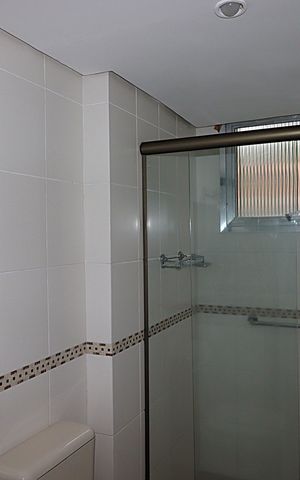 Apartamento à venda com 86m², 2 quartos e 2 vagasBanheiro 