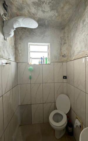 Casa à venda com 252m², 3 quartos e 2 vagasBanheiro 