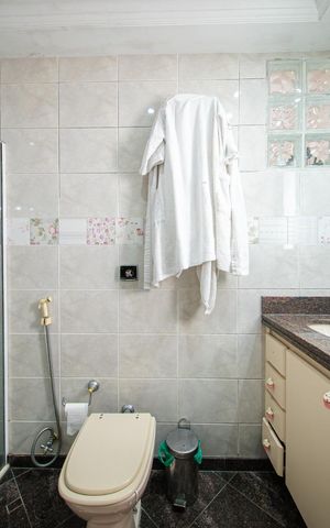 Apartamento à venda com 160m², 3 quartos e 3 vagas Apartamento à venda com 160m², 3 quartos e 3 vagasBanheiro