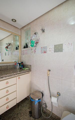 Apartamento à venda com 160m², 3 quartos e 3 vagas Apartamento à venda com 160m², 3 quartos e 3 vagasBanheiro