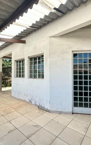 Casa à venda com 175m², 2 quartos e 4 vagas Casa à venda com 175m², 2 quartos e 4 vagasÁrea externa