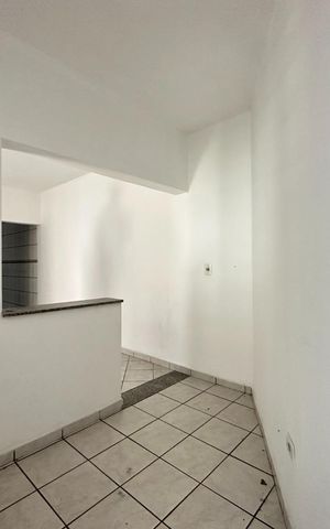 Casa à venda com 175m², 2 quartos e 4 vagas Casa à venda com 175m², 2 quartos e 4 vagasCorredor