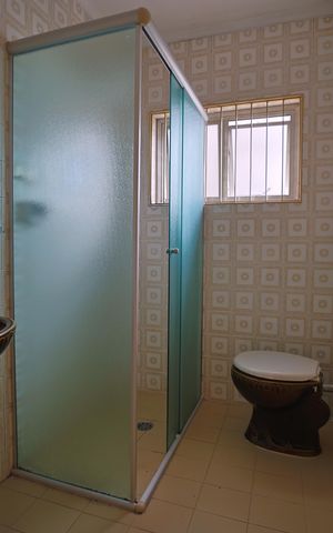 Casa à venda com 129m², 3 quartos e 2 vagasBanheiro social