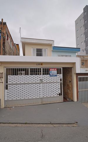 Casa à venda com 129m², 3 quartos e 2 vagasFachada