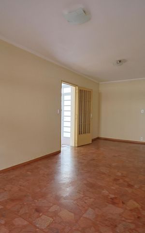 Casa à venda com 129m², 3 quartos e 2 vagasSala