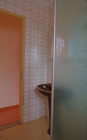Casa à venda com 129m², 3 quartos e 2 vagasBanheiro social