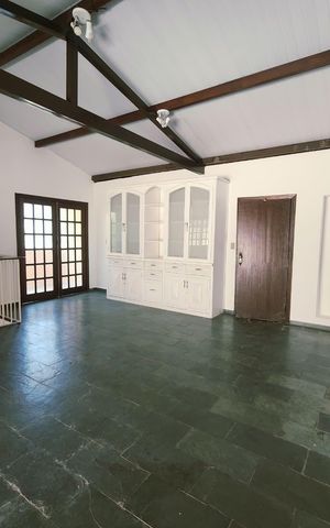 Apartamento para alugar com 280m², 4 quartos e 2 vagas Apartamento para alugar com 280m², 4 quartos e 2 vagasÁrea externa