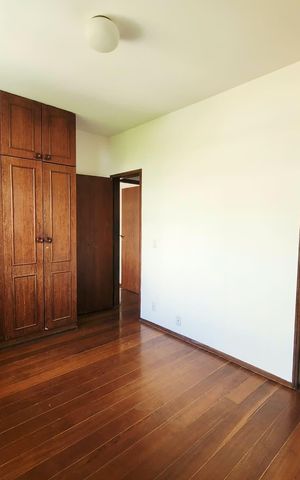 Apartamento para alugar com 280m², 4 quartos e 2 vagas Apartamento para alugar com 280m², 4 quartos e 2 vagasQuarto