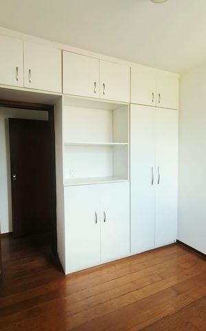 Apartamento para alugar com 280m², 4 quartos e 2 vagas Apartamento para alugar com 280m², 4 quartos e 2 vagasQuarto