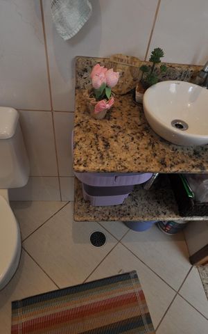Casa à venda com 130m², 2 quartos e 2 vagasLavabo