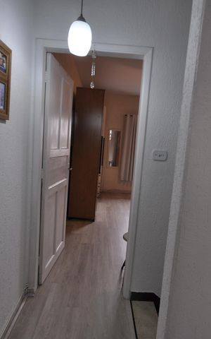 Casa à venda com 130m², 2 quartos e 2 vagasHall