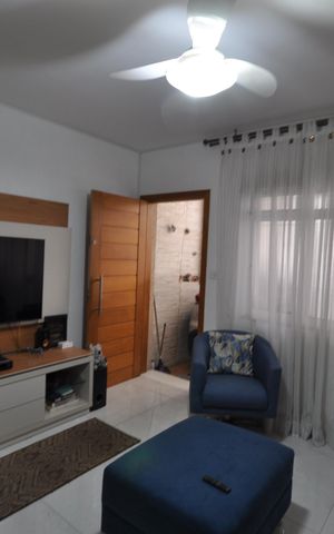 Casa à venda com 130m², 2 quartos e 2 vagasSala