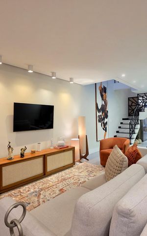 Casa à venda com 188m², 3 quartos e 2 vagas Casa à venda com 188m², 3 quartos e 2 vagasSala de TV
