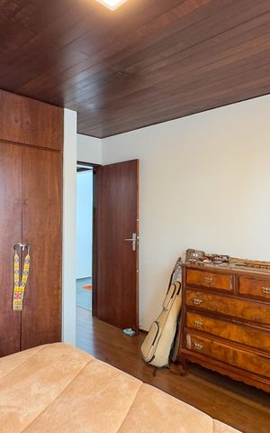 Casa à venda com 346m², 4 quartos e 2 vagas Casa à venda com 346m², 4 quartos e 2 vagasQuarto 4